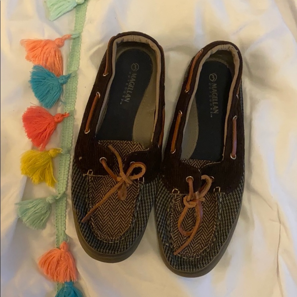 Magellan Outdoors Women’s boat shoes Size 8